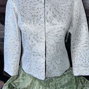 Josephine Petite Elegant White Floral Women's Jacket, size 4P with Shoulder pads
